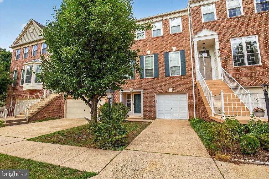 20866 Trinity Square - Photo 0