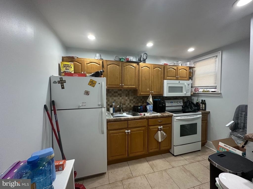 6250 Erdrick Street - Photo 2