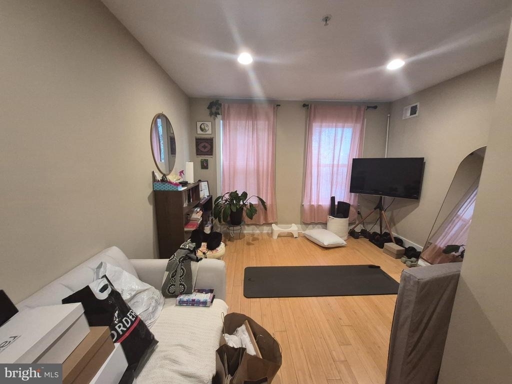 2544 Montrose Street - Photo 6