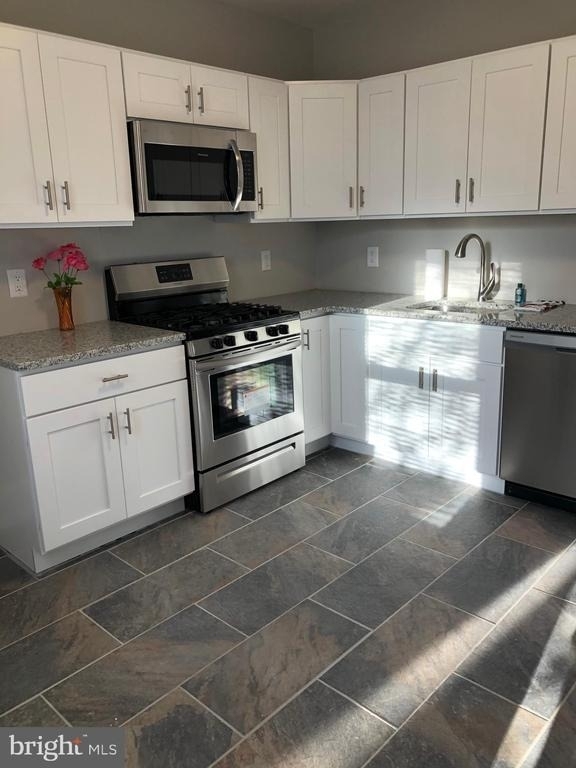 2313 Gaul Street - Photo 11