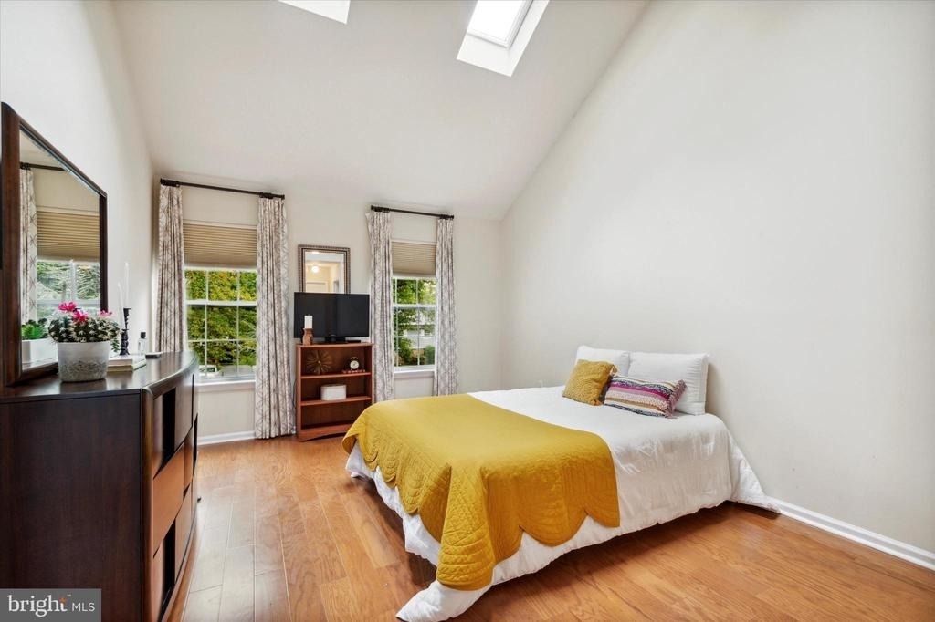 201 Pine Avenue - Photo 16