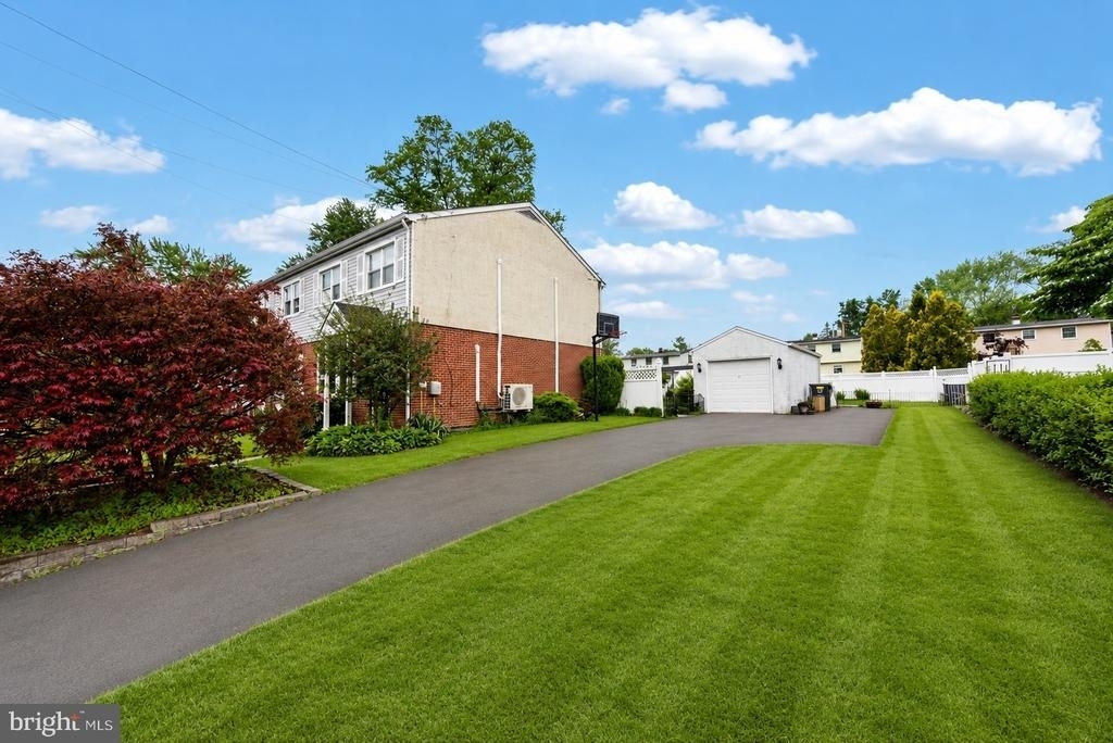 728 Pennbrook Avenue - Photo 2