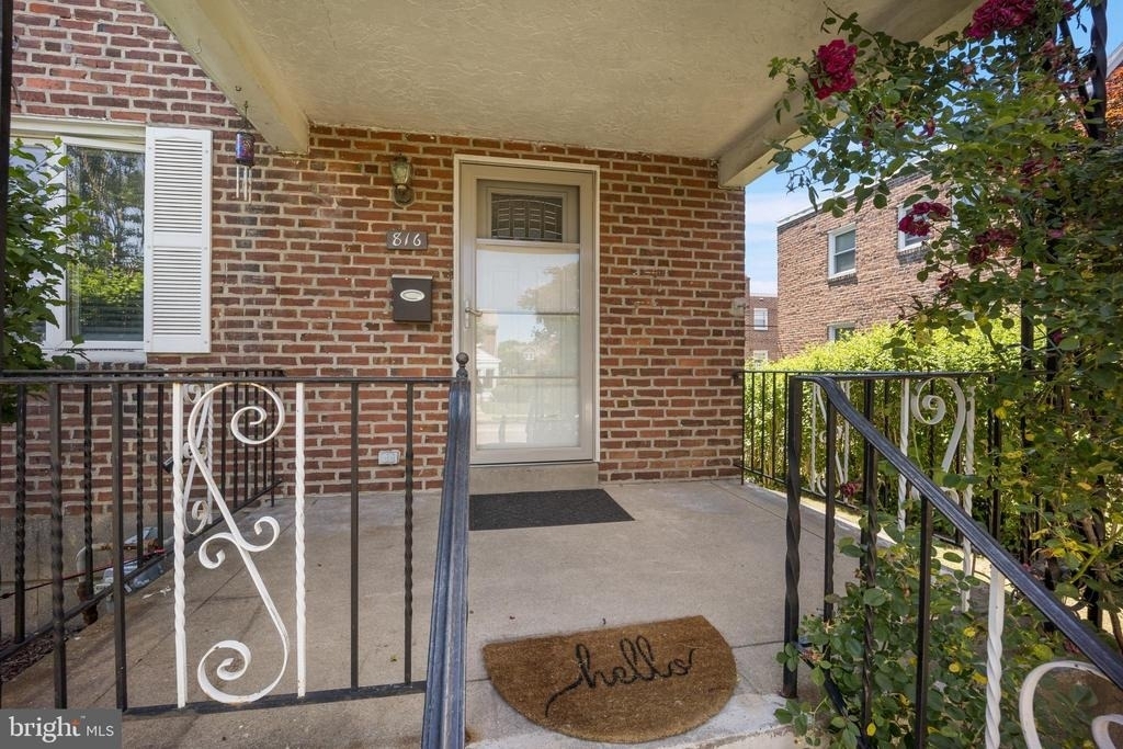 816 Laurel Road - Photo 2