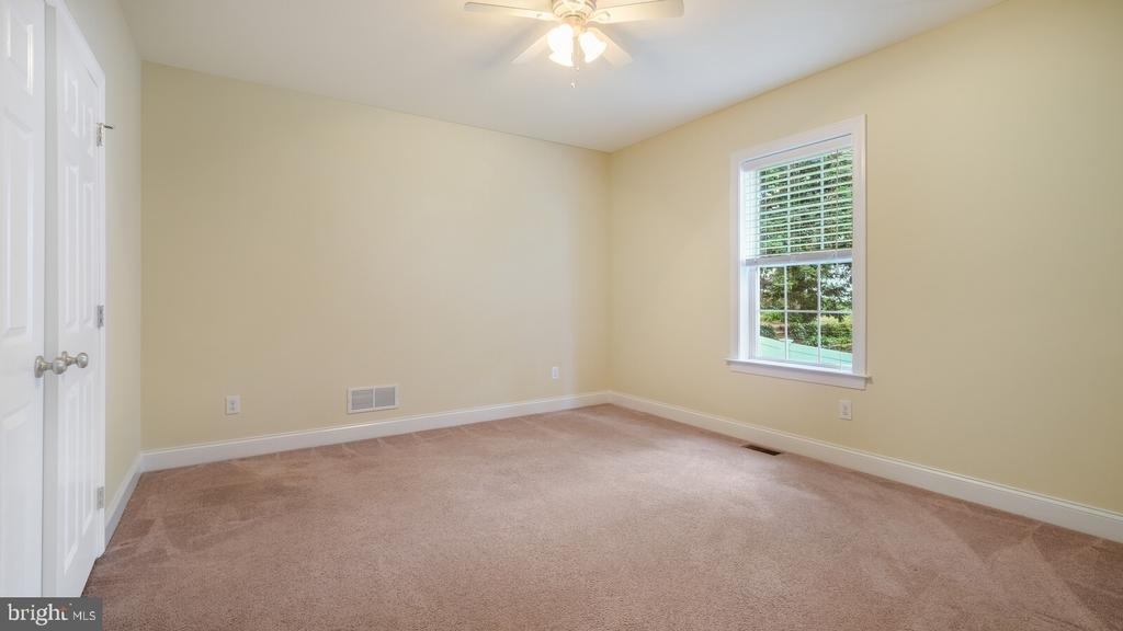 831 N Jackson Street - Photo 12