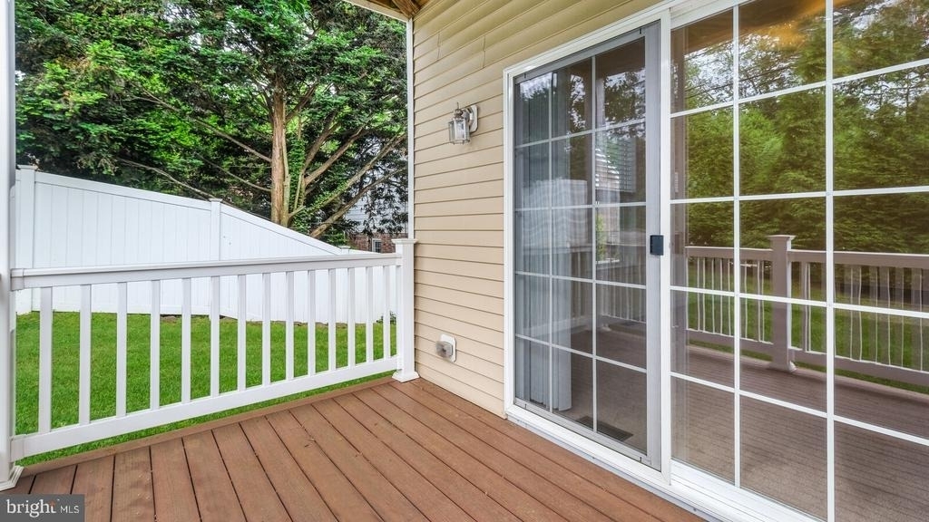 831 N Jackson Street - Photo 11