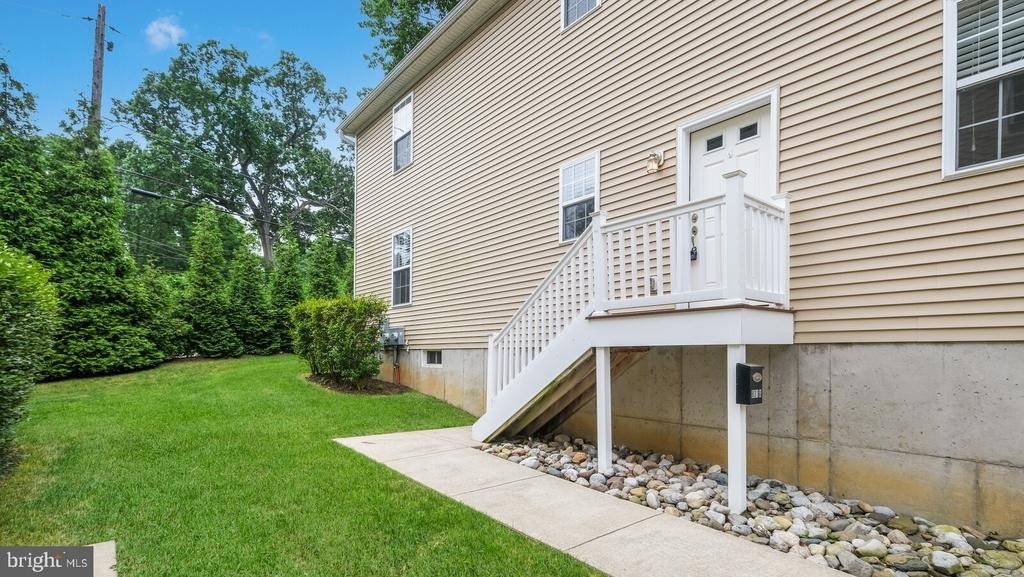 831 N Jackson Street - Photo 22