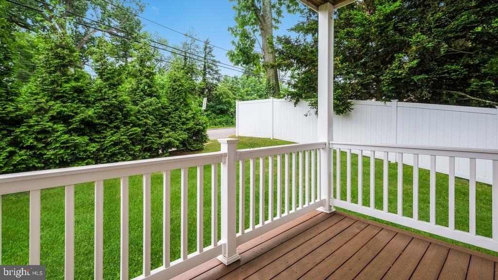 831 N Jackson Street - Photo 10