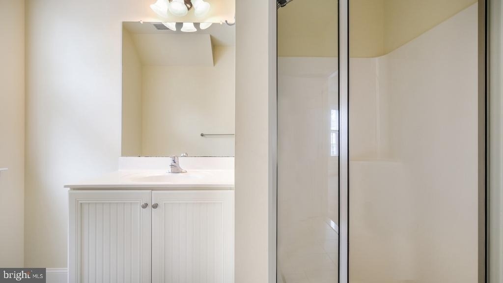831 N Jackson Street - Photo 19