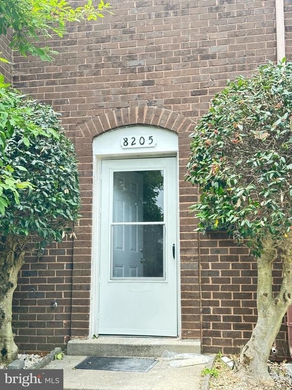 8205 Canning - Photo 1