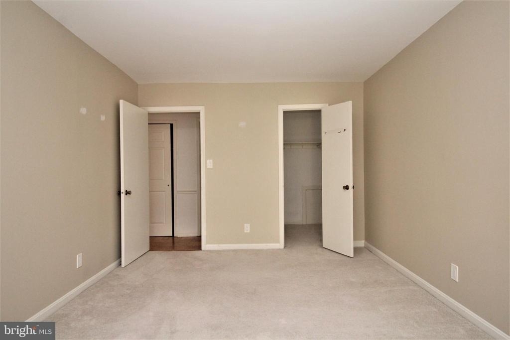 6008 Westchester Park Drive - Photo 8