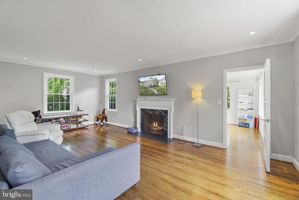 3901 Woodbine Street - Photo 2