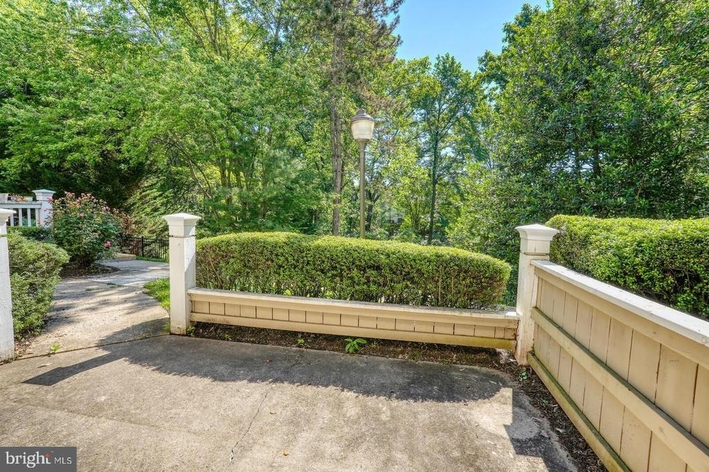 5800 Inman Park - Photo 1