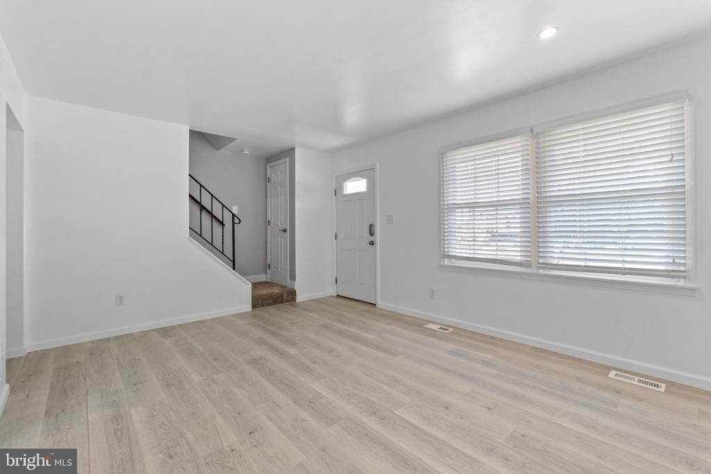 322 Harlan Square - Photo 3