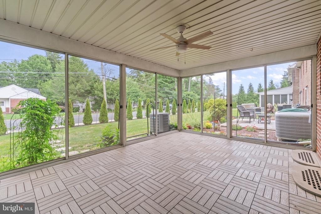 322 Harlan Square - Photo 31