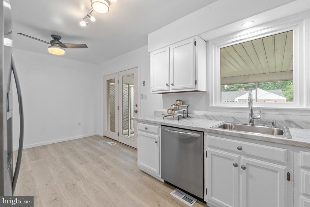 322 Harlan Square - Photo 16