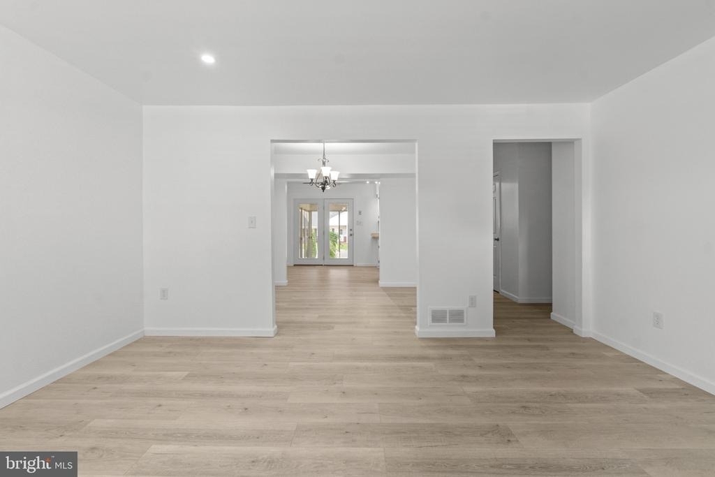 322 Harlan Square - Photo 4