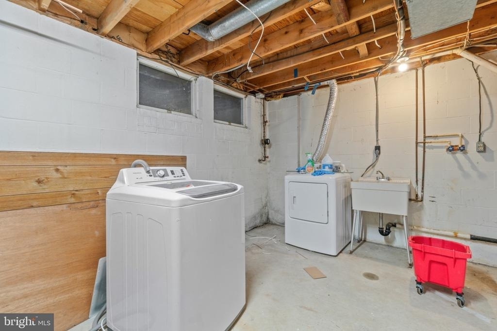 322 Harlan Square - Photo 30