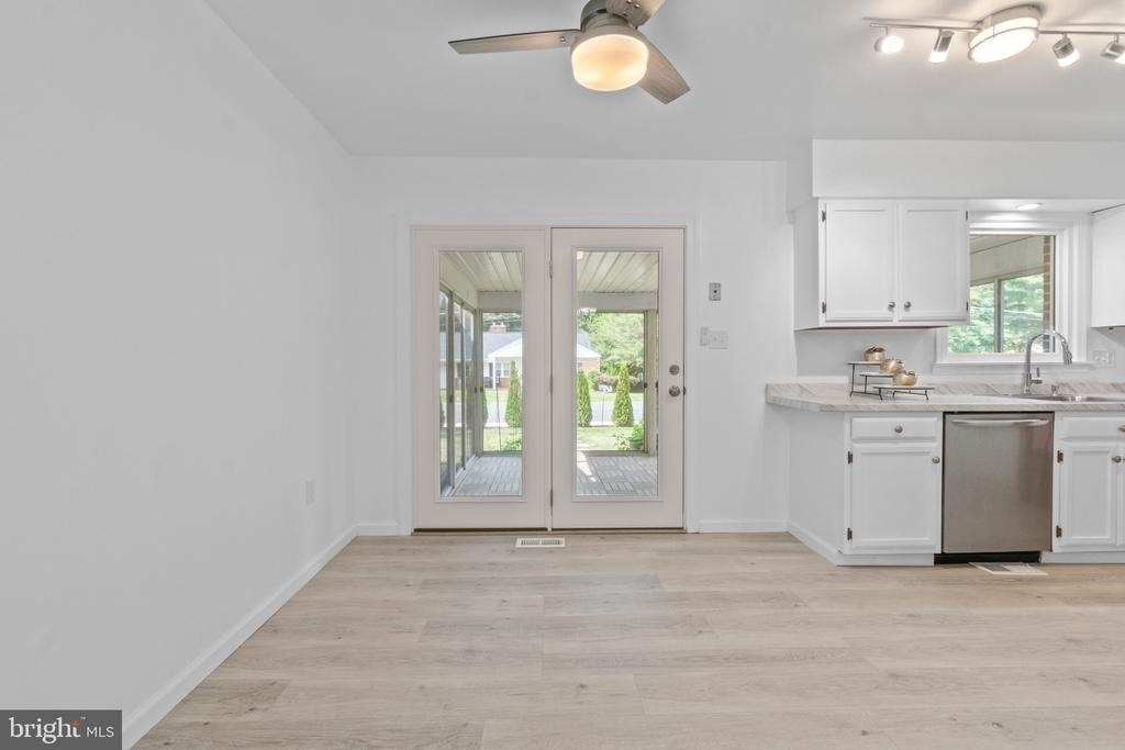 322 Harlan Square - Photo 10