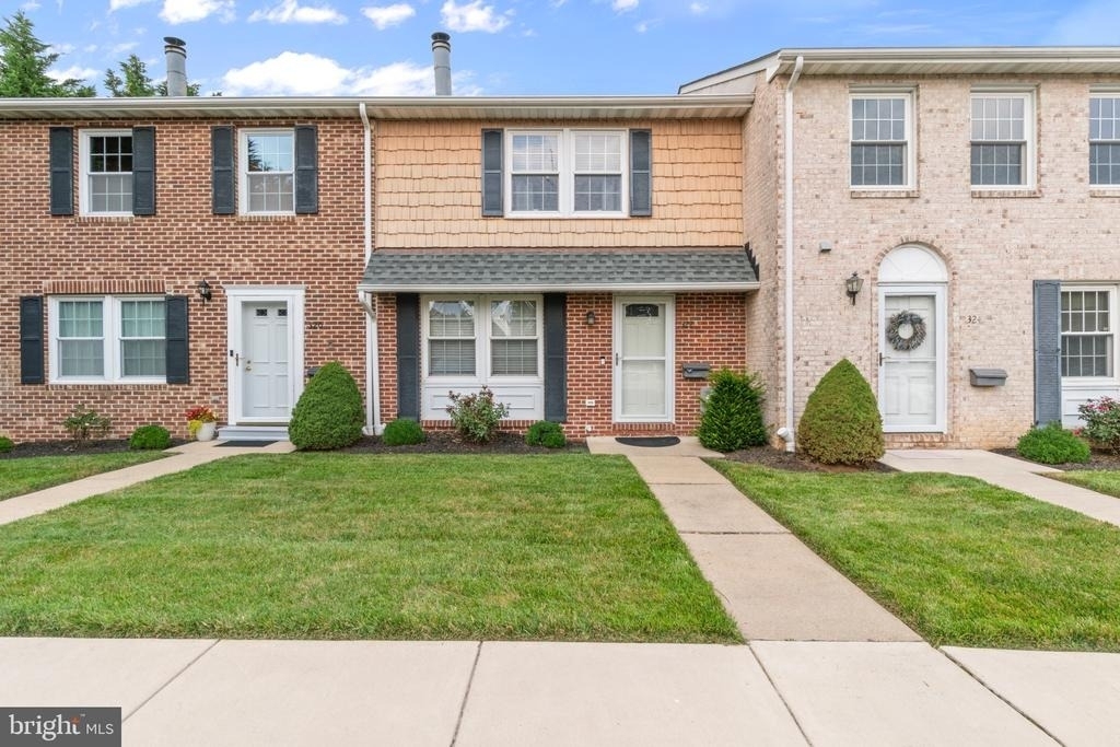 322 Harlan Square - Photo 0