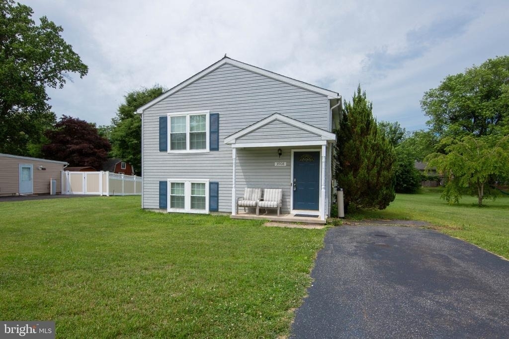 3908 Love Avenue - Photo 1
