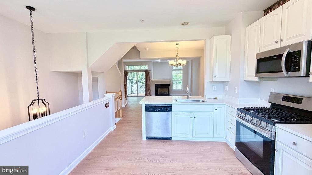 603 Eisenhower Drive - Photo 6
