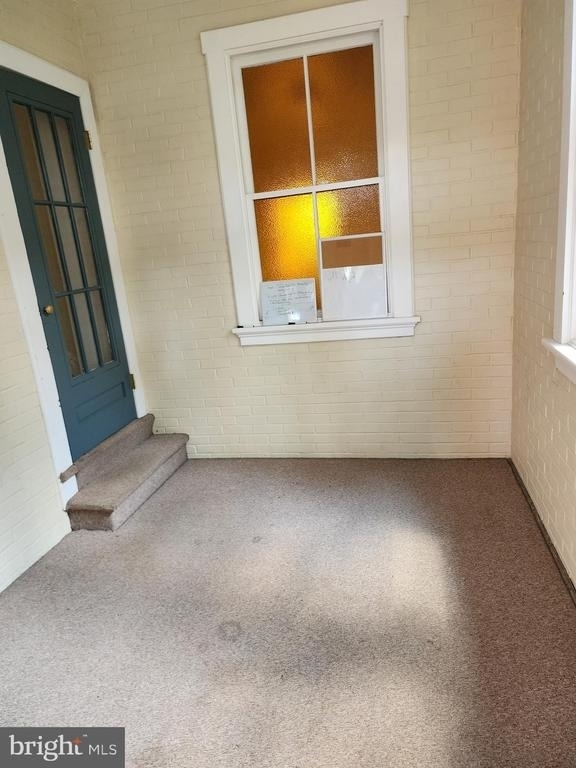 316 Upper College Terrace - Photo 2