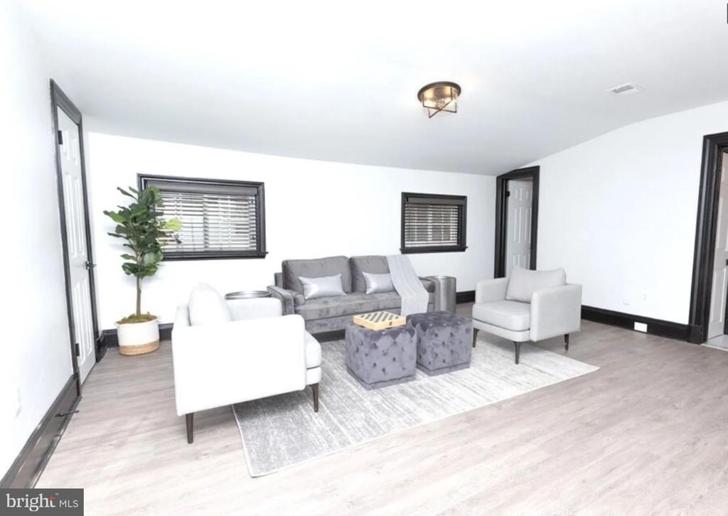 606 Cathedral Street - Photo 3