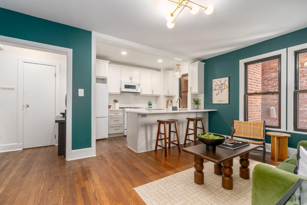 1915 16th Street Nw - Photo 1