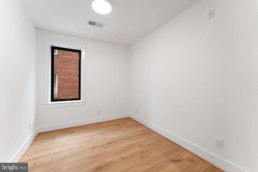 2217 40th Street Nw - Photo 10
