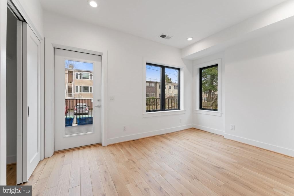 2217 40th Street Nw - Photo 8