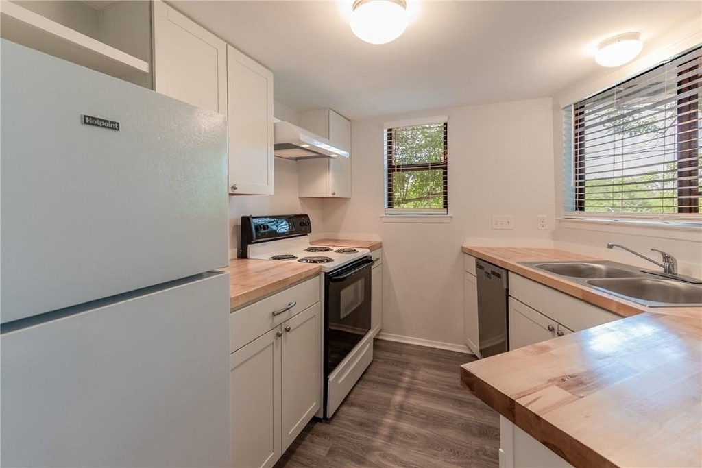2500 Burleson Rd - Photo 5