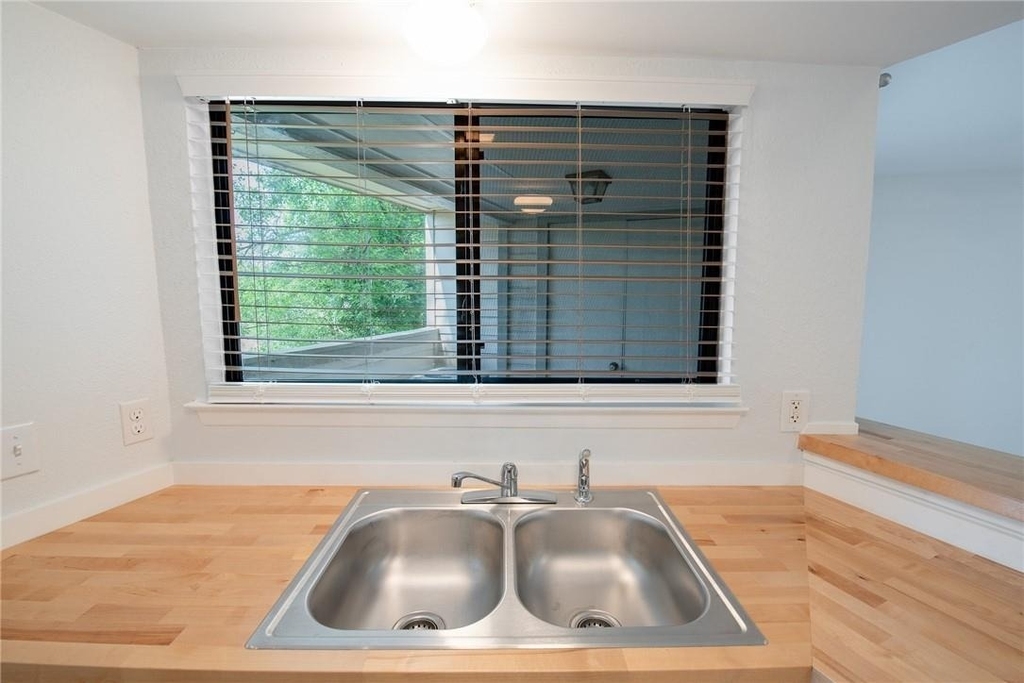 2500 Burleson Rd - Photo 8