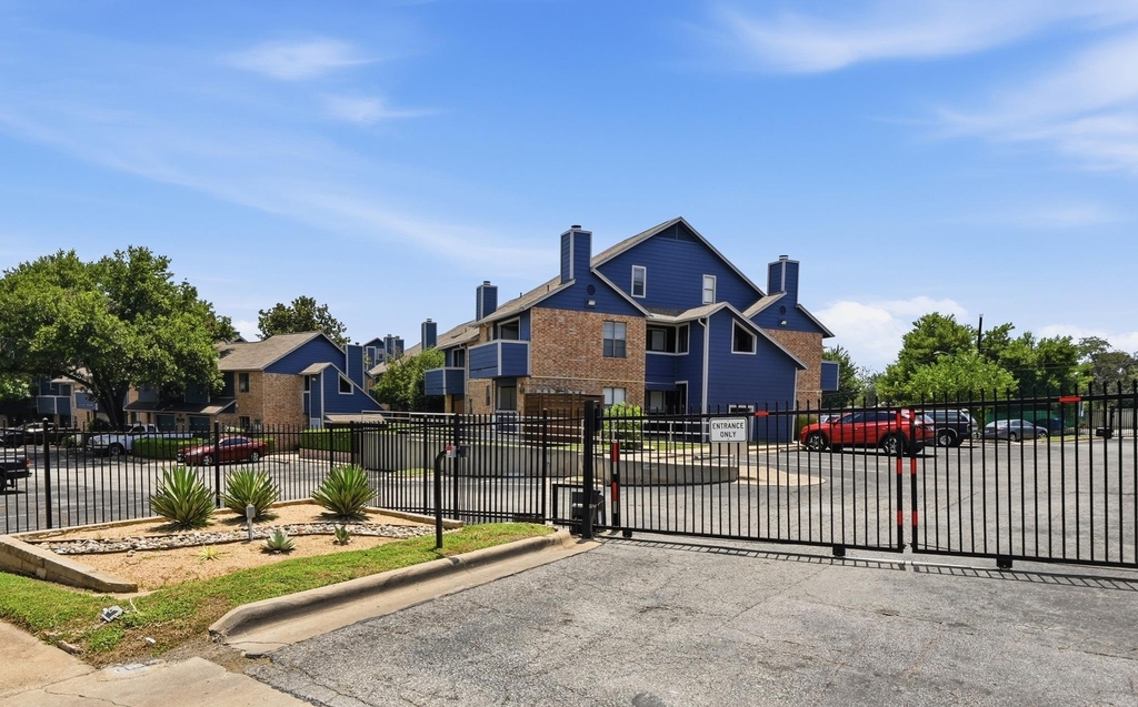 2500 Burleson Rd - Photo 19