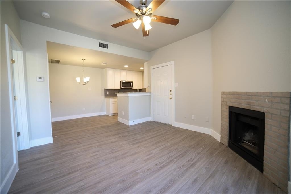 114 E 31st St - Photo 2