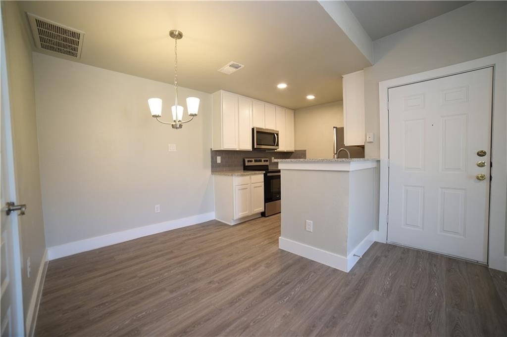 114 E 31st St - Photo 5