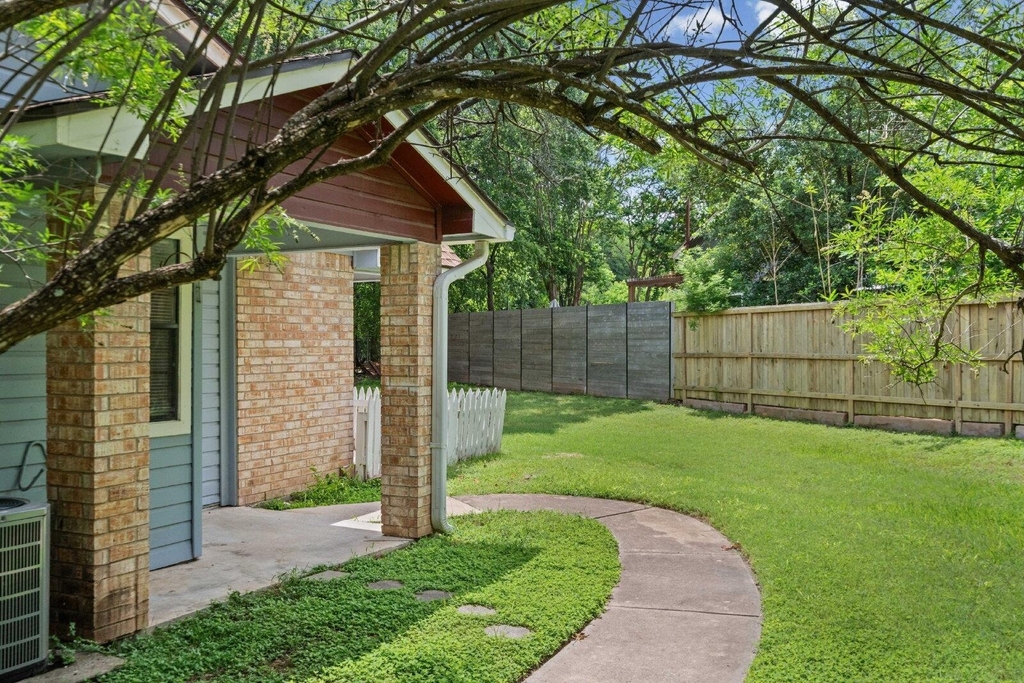 1601 Faro Dr - Photo 0
