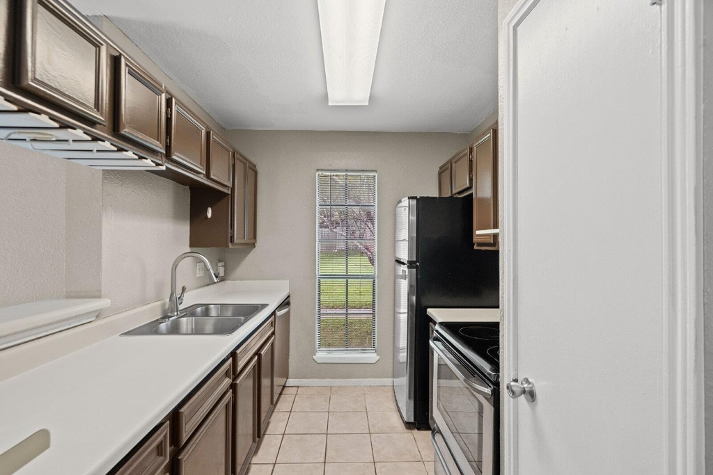 1601 Faro Dr - Photo 7