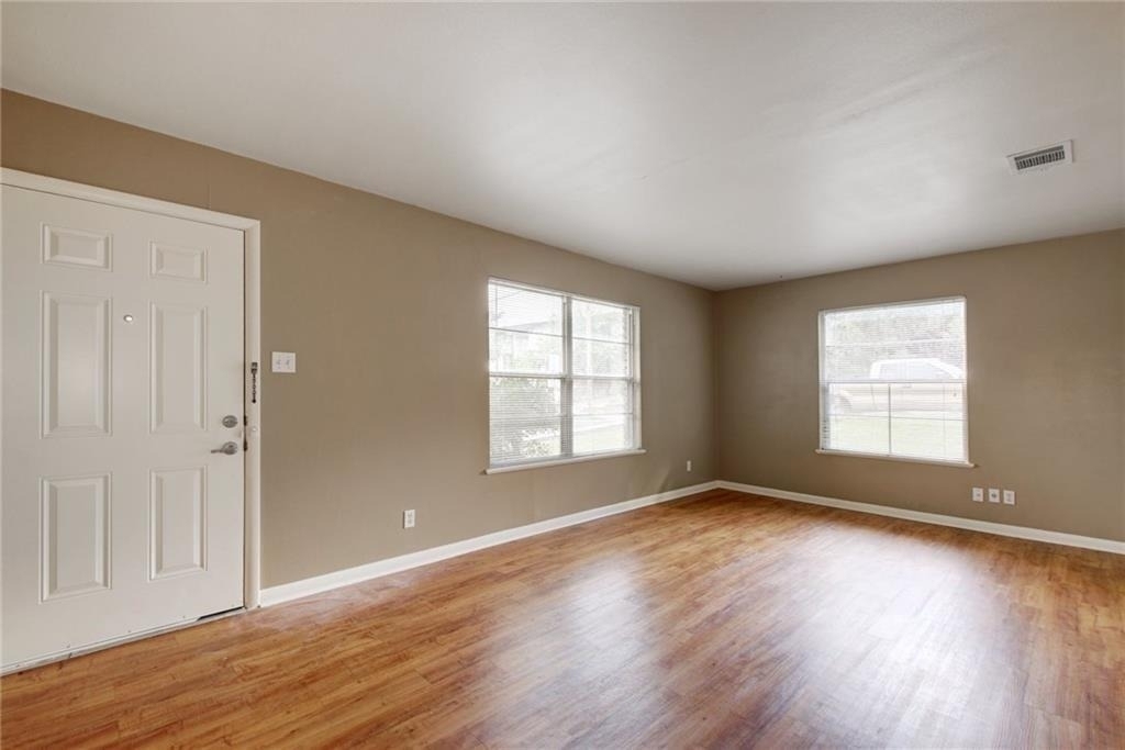 507 Bellevue Pl - Photo 2