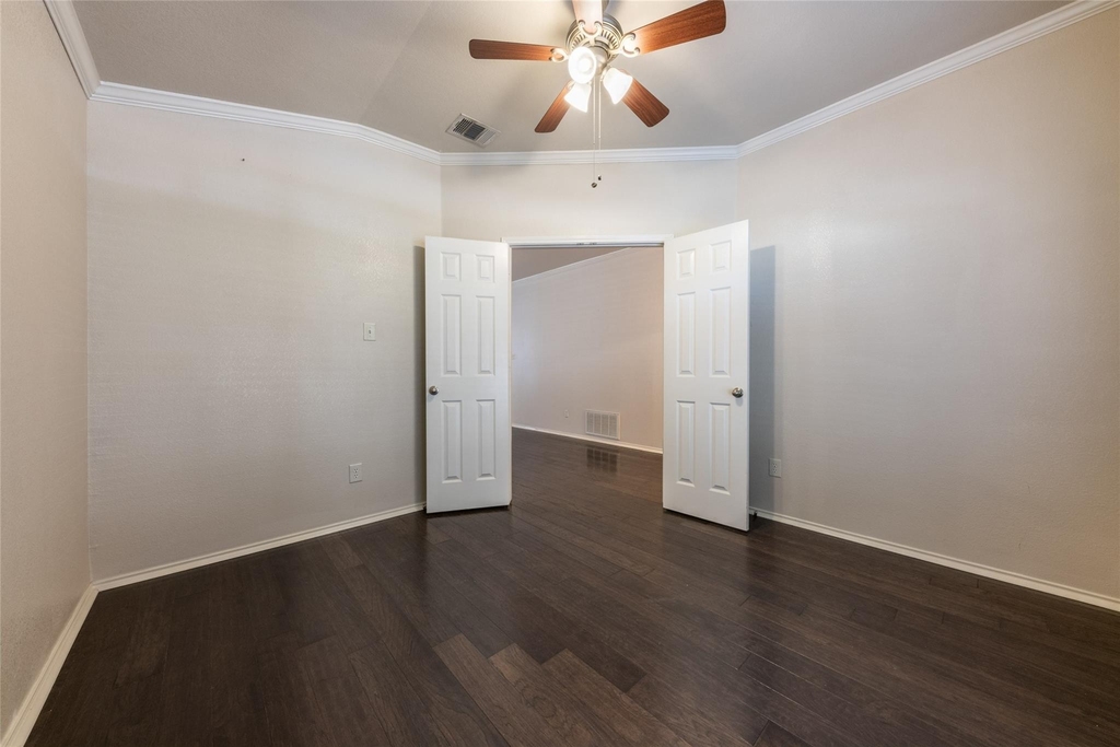 207 Baldwin St - Photo 4