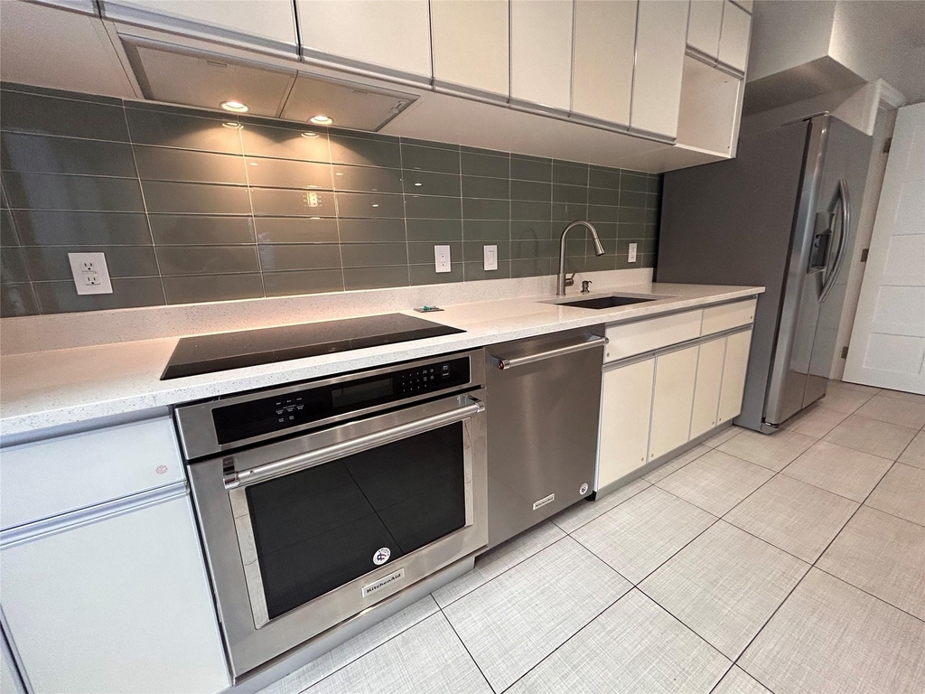 8922 Trone Cir - Photo 8
