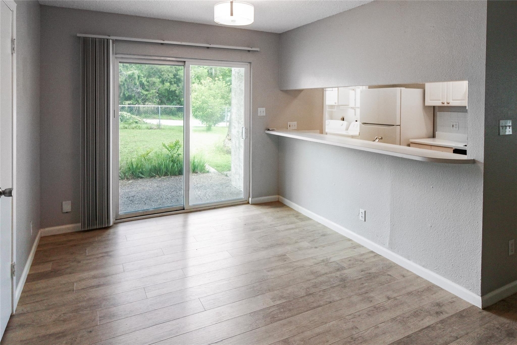 11705 Cherokee St - Photo 3