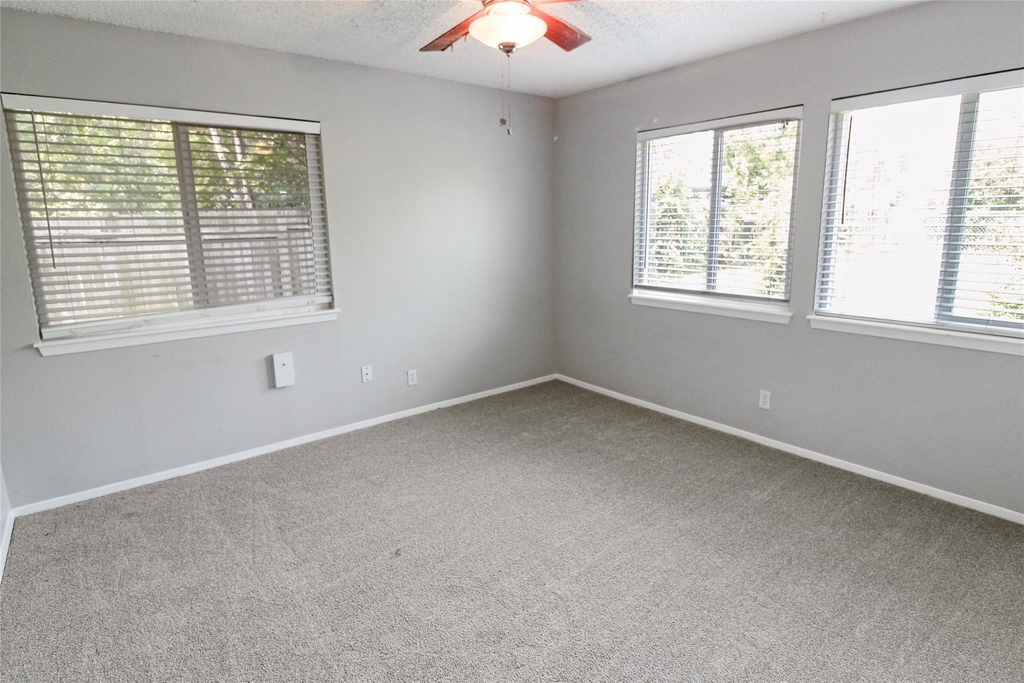 11705 Cherokee St - Photo 7
