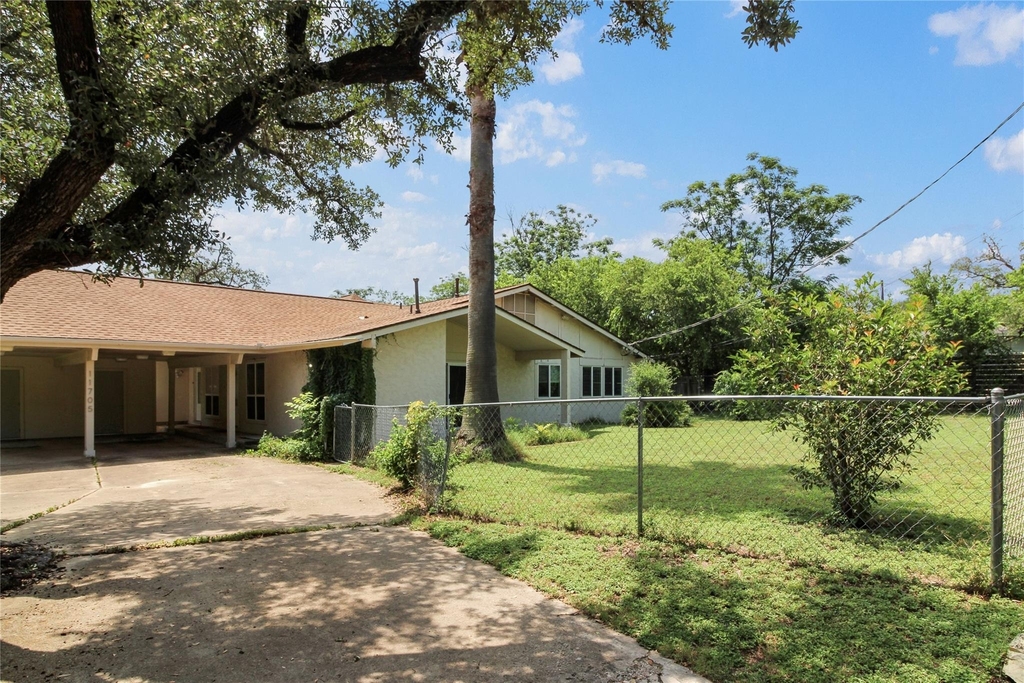11705 Cherokee St - Photo 13