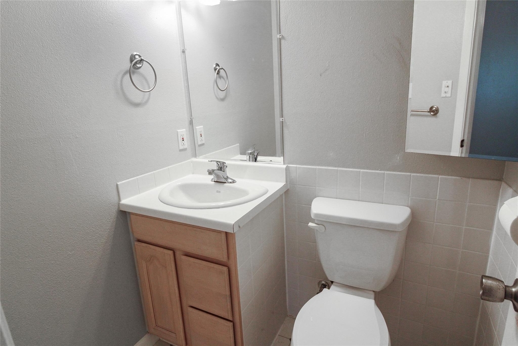 11705 Cherokee St - Photo 5