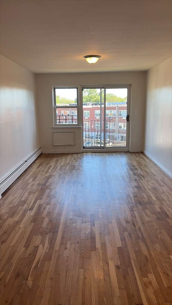 87-7 Dumont Avenue - Photo 1