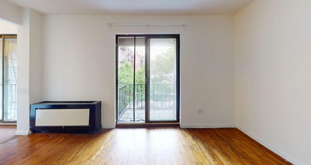 East 29th street  - Photo 3