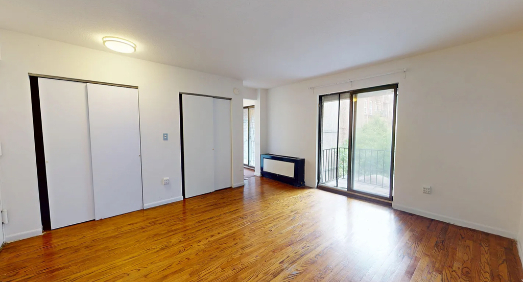 East 29th street  - Photo 2
