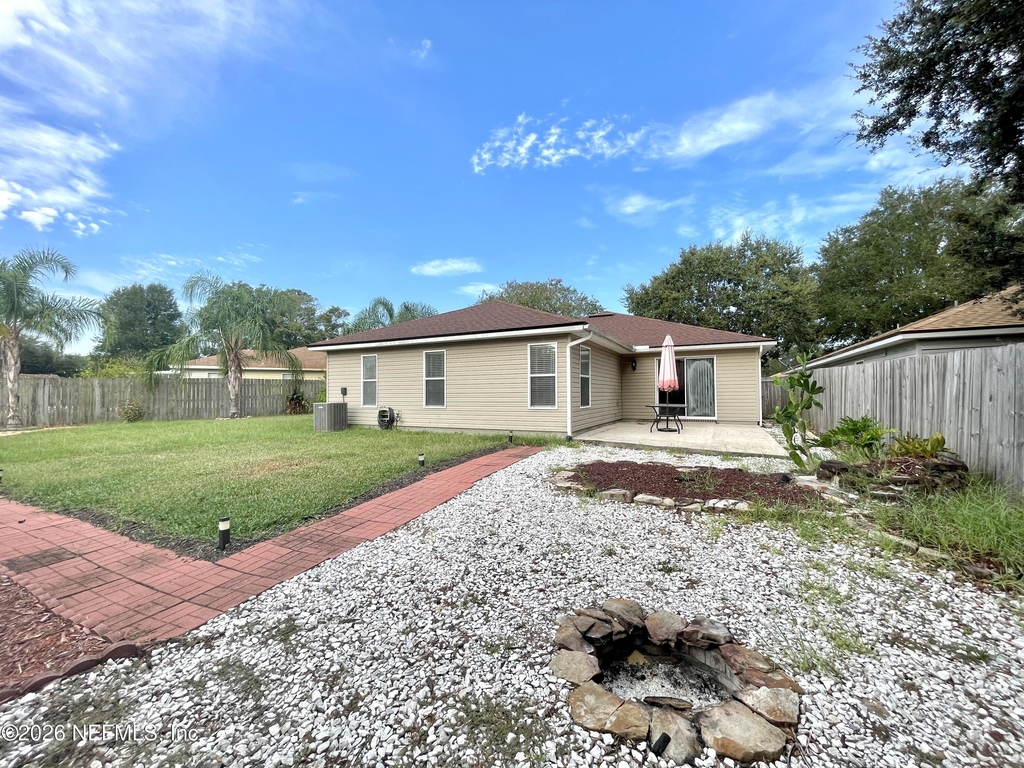 519 Chancellor Drive E - Photo 7