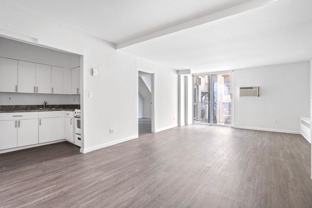 88 Fulton Street - Photo 2