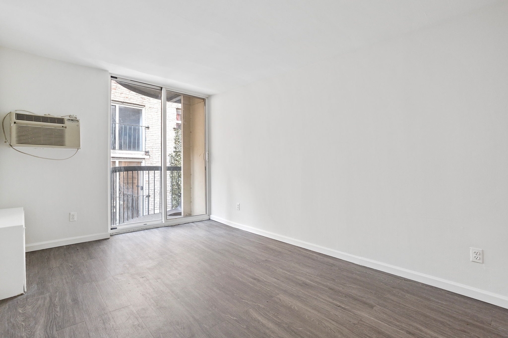 88 Fulton Street - Photo 3